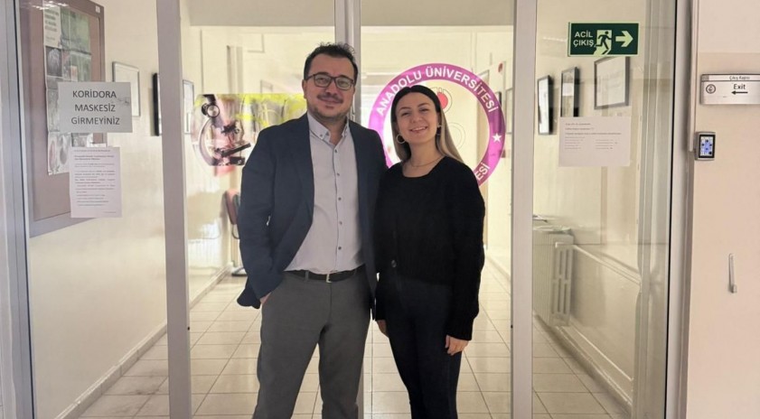 Eczacılık Fak&uuml;ltesi &Ouml;ğretim Elemanı Araş. G&ouml;r. Zeynep G&uuml;lcan, T&Uuml;BİTAK bursu ile G&uuml;ney Kore&rsquo;ye gidiyor