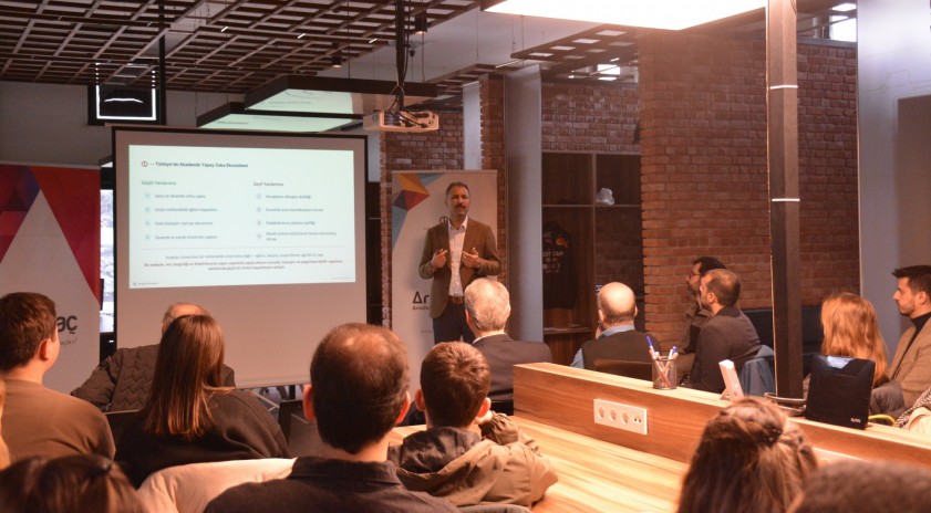 Geleceğin akademisi yapay zek&acirc; ile şekilleniyor