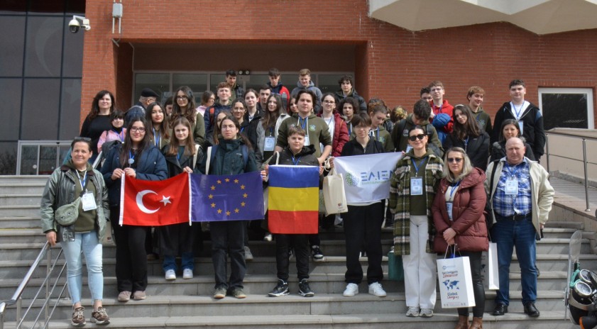 Anadolu &Uuml;niversitesi &Ouml;zel &Ccedil;ağdaş Fen Lisesi &ouml;ğrencilerine kamp&uuml;s turu d&uuml;zenledi