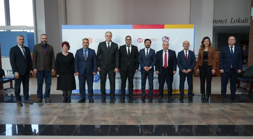 Anadolu &Uuml;niversitesinde Google T&uuml;rkiye imzasıyla &ldquo;Yapay Zek&acirc; ve Habercilik Eğitimi&rdquo;