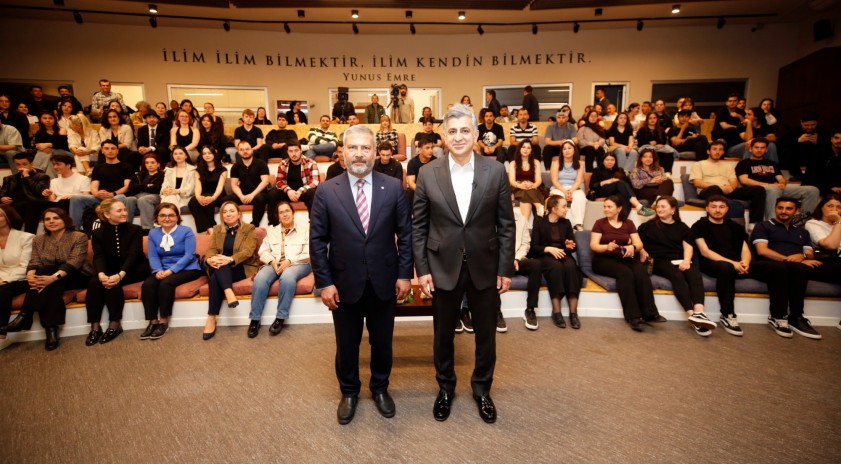ETİ Global CEO&rsquo;su &Ouml;z, Anadolu &Uuml;niversitesi &ouml;ğrencileriyle bir araya geldi