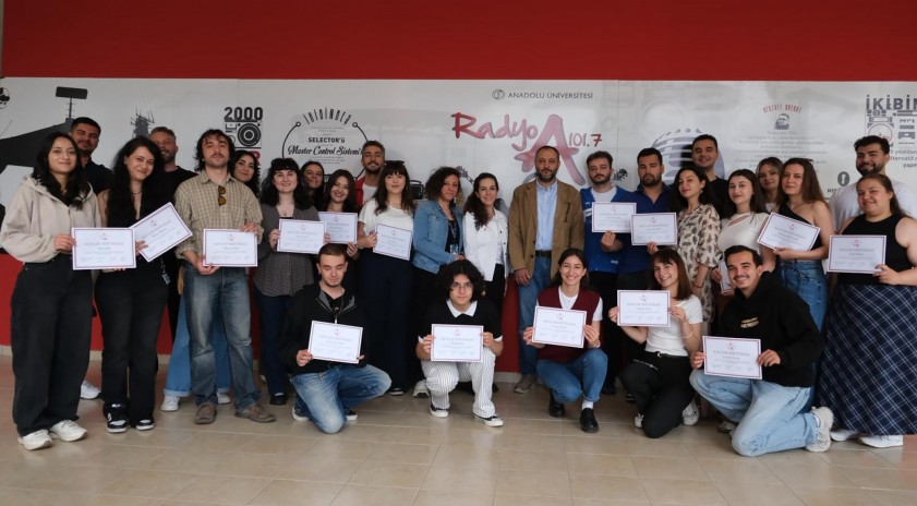 Radyo A&rsquo;da sertifika heyecanı