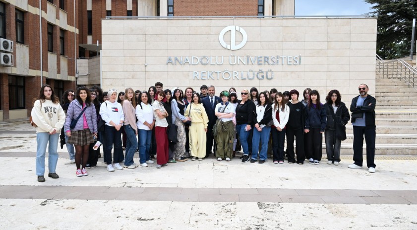 Anadolu &Uuml;niversitesi 57 ilden 23 bin 352 aday &ouml;ğrenciyi kamp&uuml;ste ağırladı
